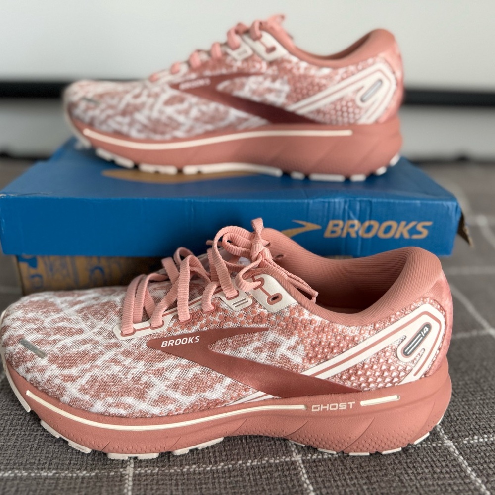 Brooks Ghost Women's Pink Running Shoes, Size 8